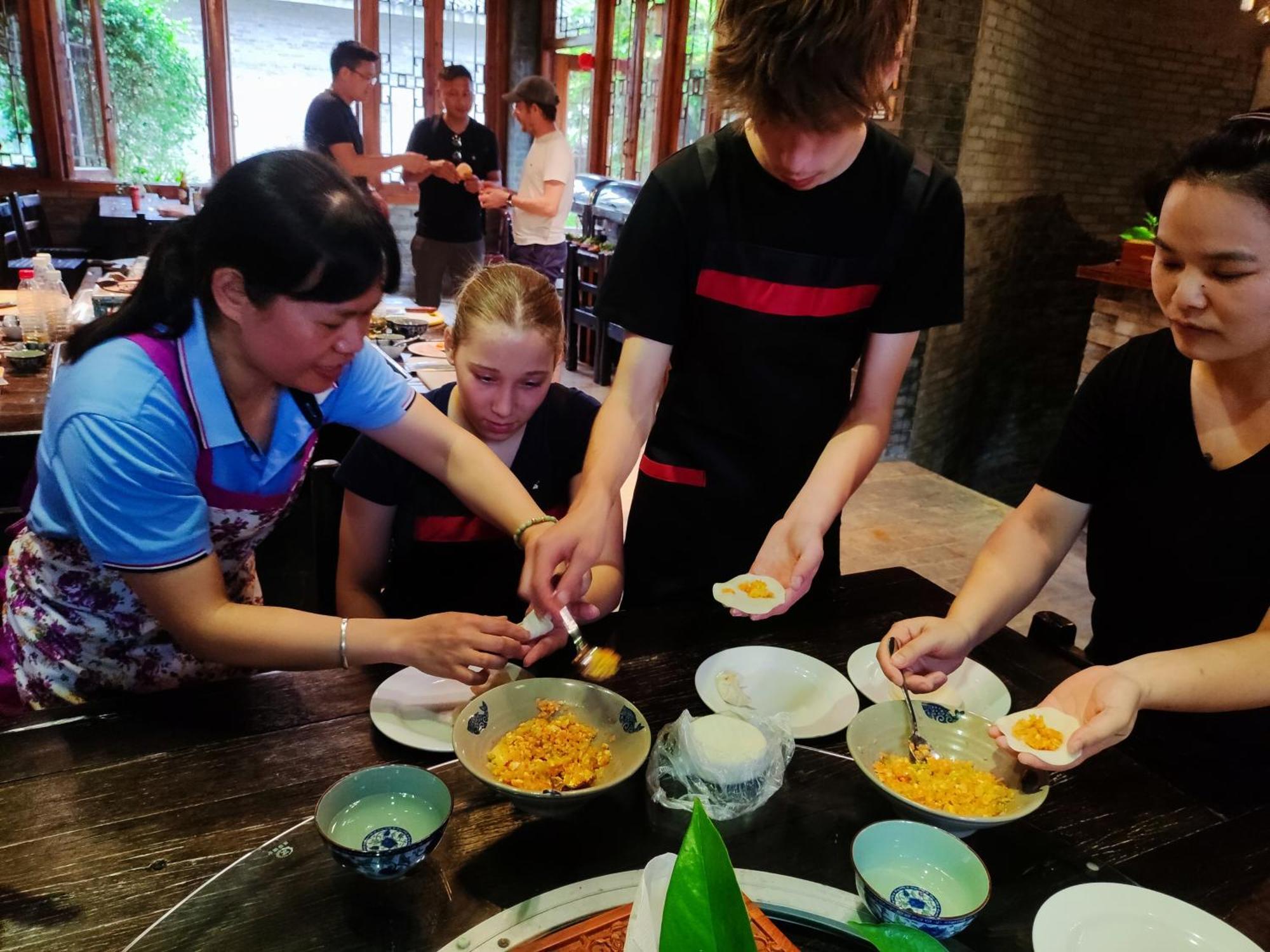 Yangshuo River Lodge Hotel-Free Pick Up From Yangshuo Area Over Three Nights المظهر الخارجي الصورة