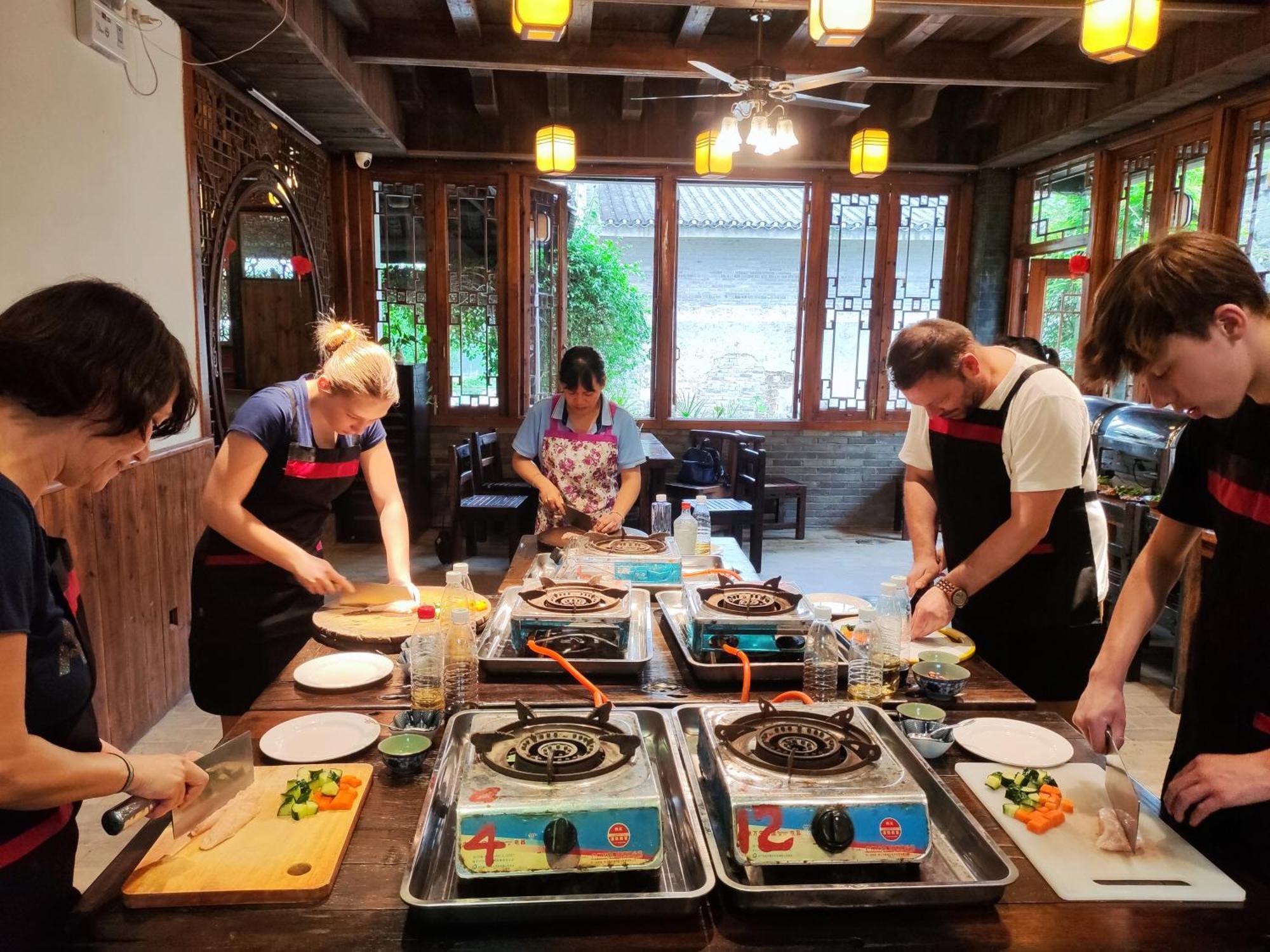 Yangshuo River Lodge Hotel-Free Pick Up From Yangshuo Area Over Three Nights المظهر الخارجي الصورة